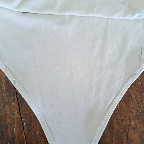 3 bodysuits - Picture 5 of 5